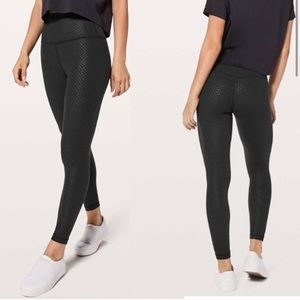 Lululemon Monochromatic Embossed Align 7/8